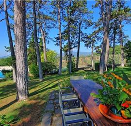 6 bedroom villa with large pool and tennis court near Arezzo, Southern Tuscany, sleeps 12